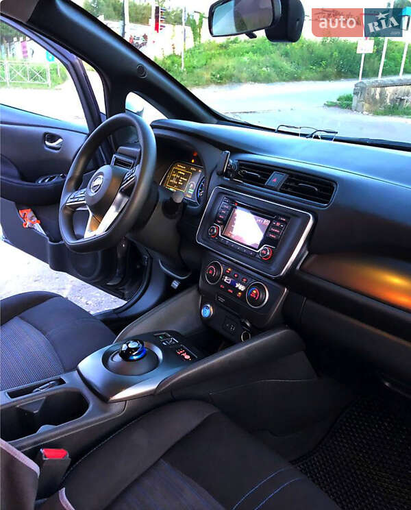 Хэтчбек Nissan Leaf 2019 в Тернополе