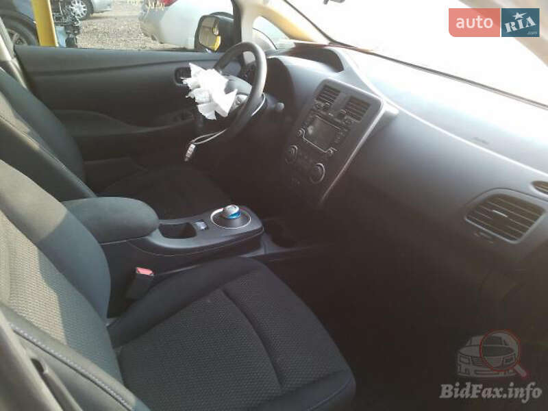 Хэтчбек Nissan Leaf 2016 в Николаеве