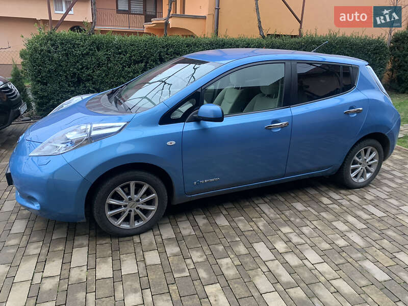 Хетчбек Nissan Leaf 2012 в Іршаві