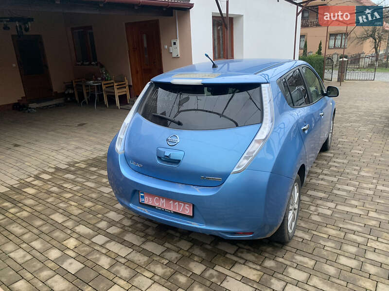 Хетчбек Nissan Leaf 2012 в Іршаві