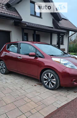 Хетчбек Nissan Leaf 2015 в Житомирі