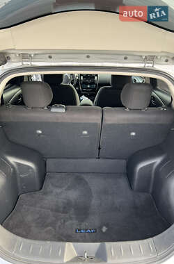 Хэтчбек Nissan Leaf 2014 в 