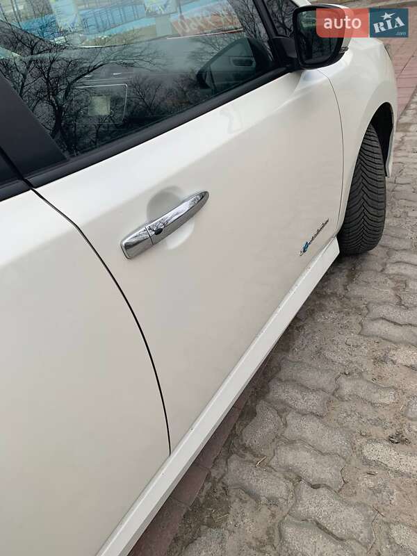Хэтчбек Nissan Leaf 2018 в Сумах