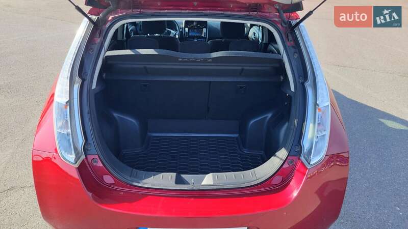 Хэтчбек Nissan Leaf 2016 в Львове