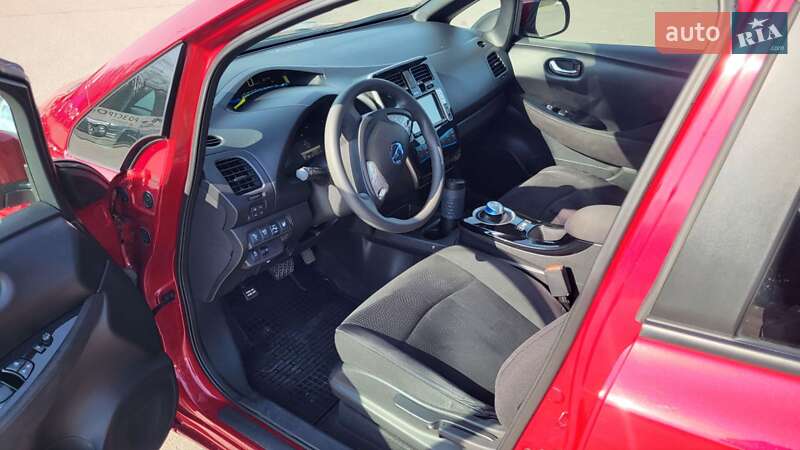 Хэтчбек Nissan Leaf 2016 в Львове