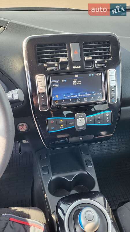 Хэтчбек Nissan Leaf 2016 в Львове