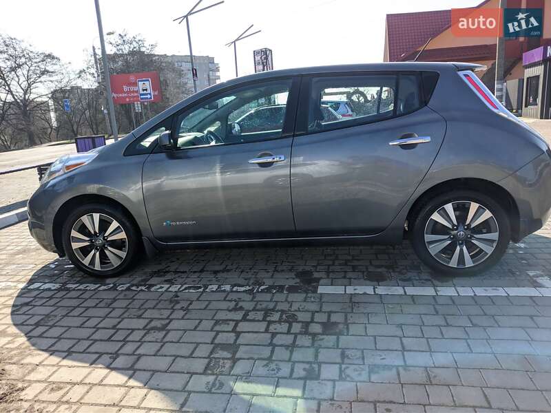 Хэтчбек Nissan Leaf 2016 в Ровно