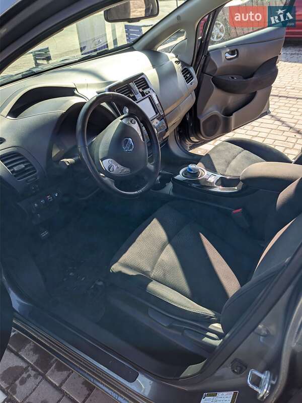 Хэтчбек Nissan Leaf 2016 в Ровно