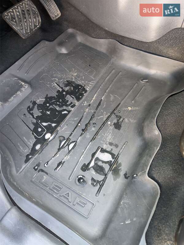 Хэтчбек Nissan Leaf 2016 в Ровно