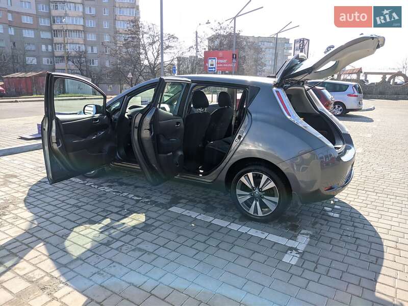 Хэтчбек Nissan Leaf 2016 в Ровно
