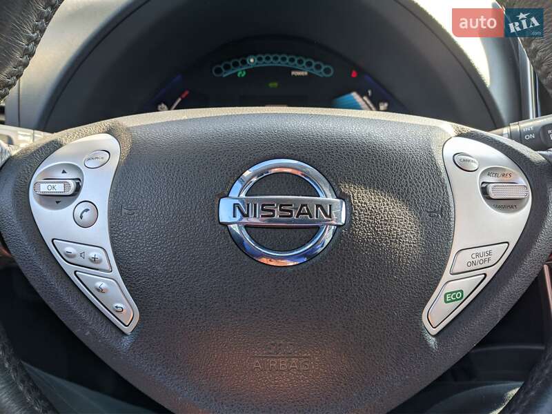 Хэтчбек Nissan Leaf 2016 в Ровно