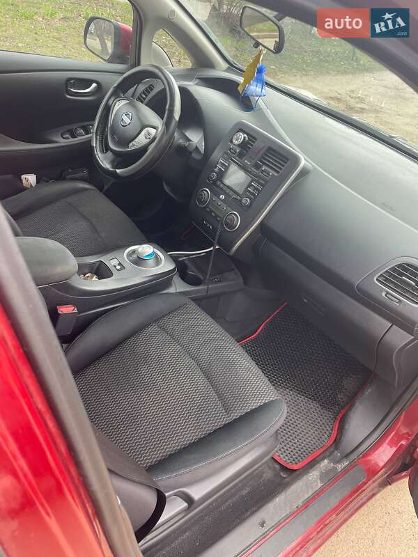 Хетчбек Nissan Leaf 2015 в Миколаєві