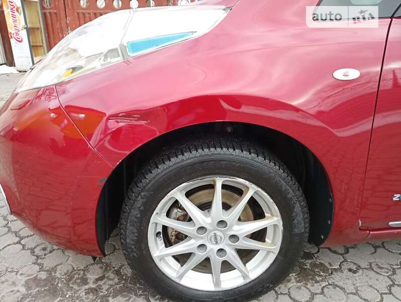 Хетчбек Nissan Leaf 2014 в Хмельницькому