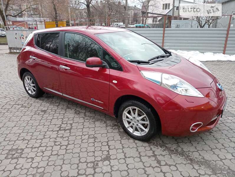 Хетчбек Nissan Leaf 2014 в Хмельницькому
