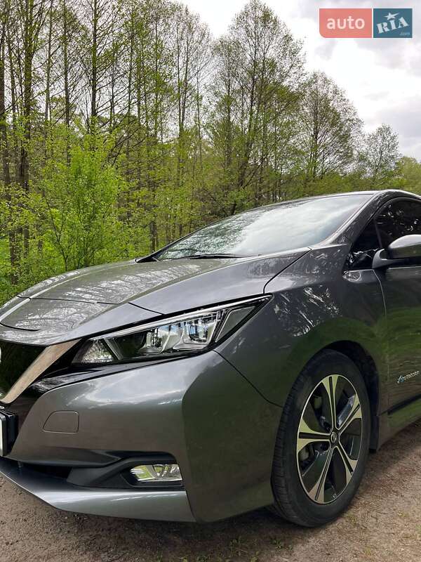 Хэтчбек Nissan Leaf 2018 в Сумах