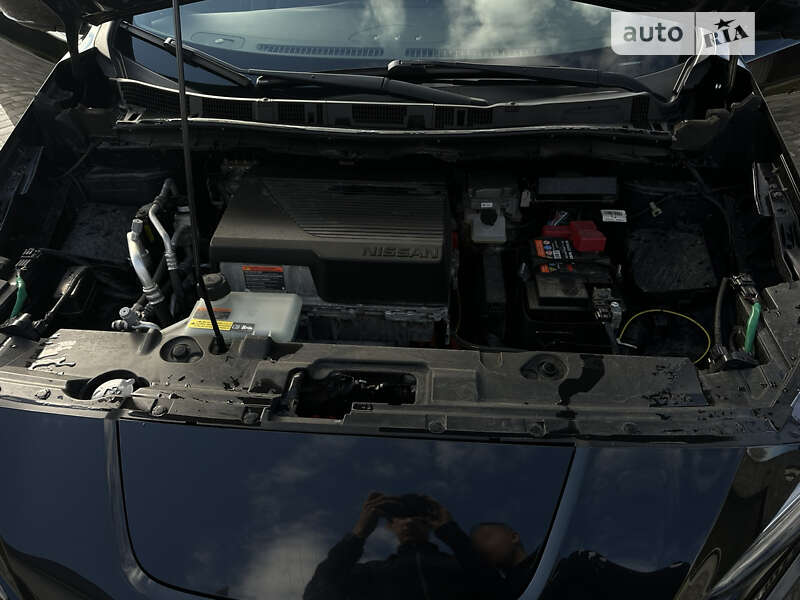 Хетчбек Nissan Leaf 2018 в Сторожинці