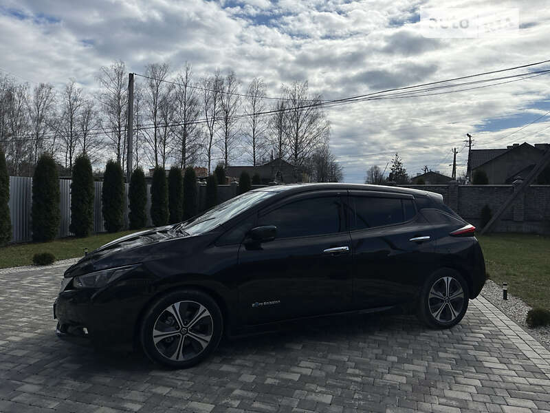 Хетчбек Nissan Leaf 2018 в Сторожинці