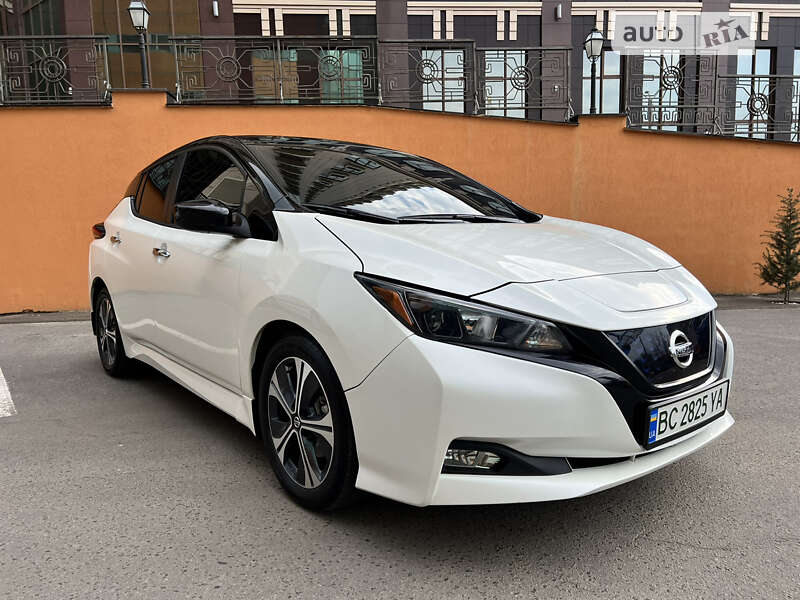 Хэтчбек Nissan Leaf 2022 в Одессе