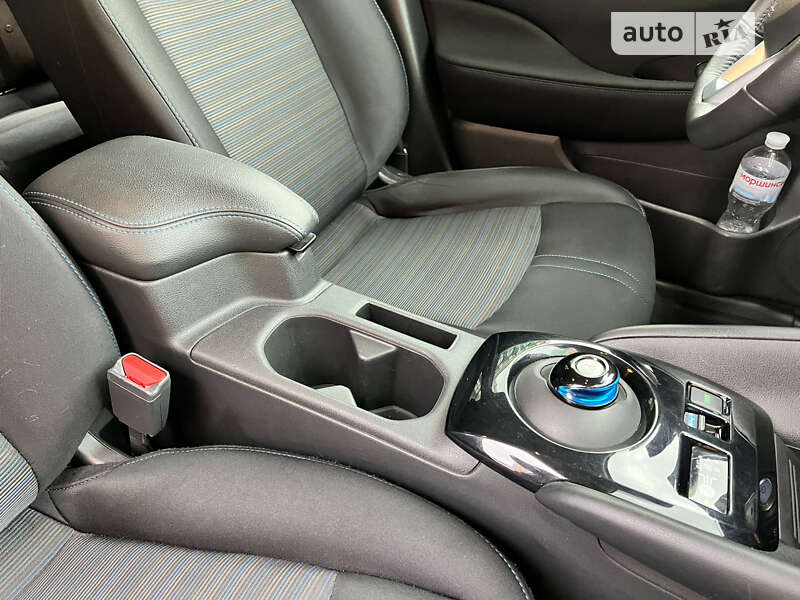 Хэтчбек Nissan Leaf 2022 в Одессе