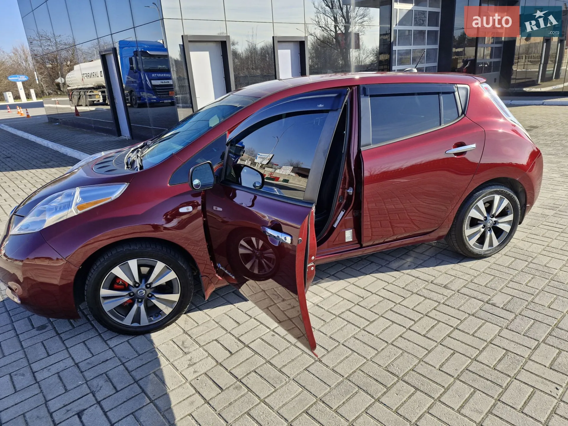 2017 Nissan Leaf - мініатюра 11