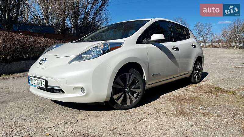 Хетчбек Nissan Leaf 2014 в Запоріжжі