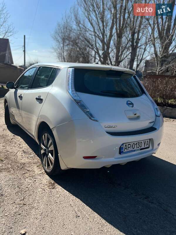 Хетчбек Nissan Leaf 2014 в Запоріжжі