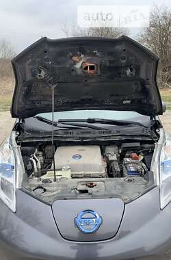 Хэтчбек Nissan Leaf 2013 в Чорткове
