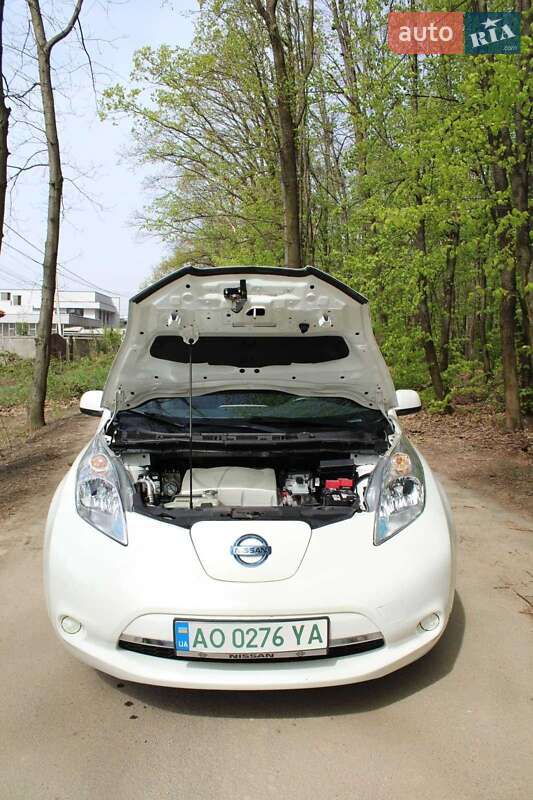 Хетчбек Nissan Leaf 2016 в Ужгороді