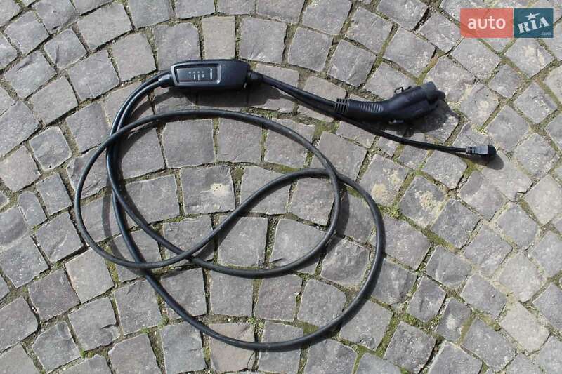 Хетчбек Nissan Leaf 2016 в Ужгороді