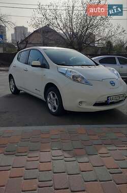 Хэтчбек Nissan Leaf 2017 в Киеве