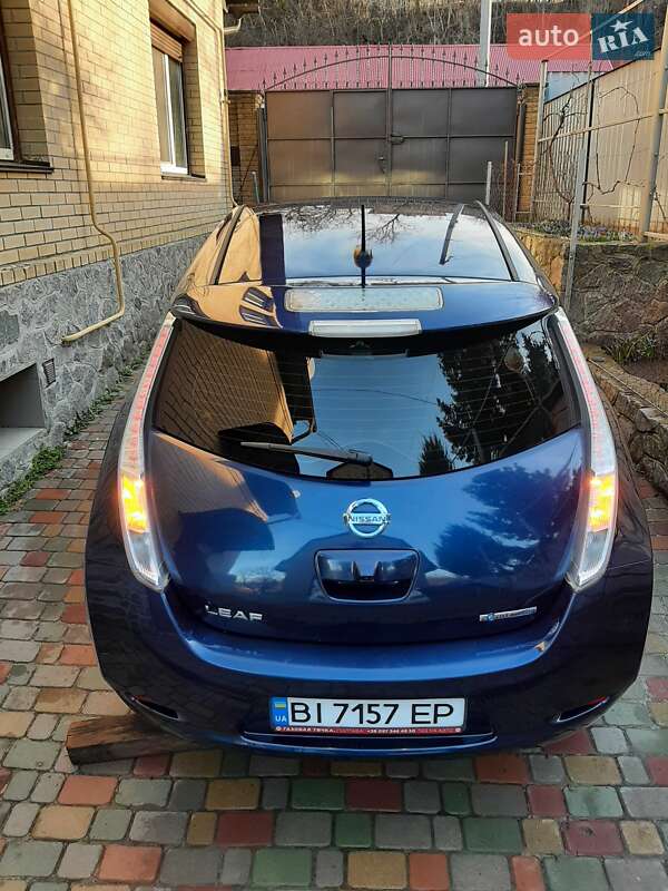 Хетчбек Nissan Leaf 2015 в Нових Санжарах