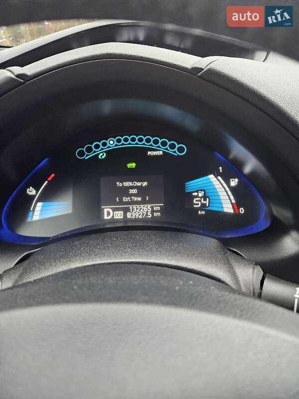 Хетчбек Nissan Leaf 2013 в Умані