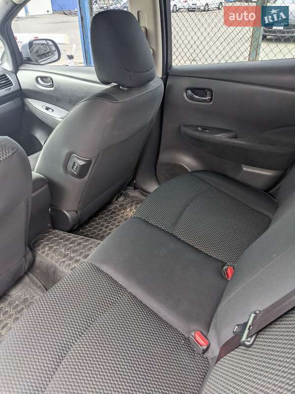 Хетчбек Nissan Leaf 2013 в Києві