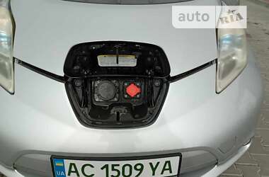 Хэтчбек Nissan Leaf 2011 в Горохове