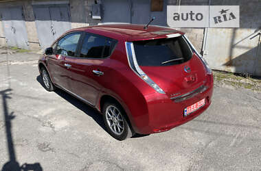 Хетчбек Nissan Leaf 2014 в Дніпрі