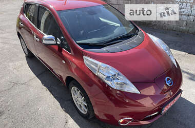 Хетчбек Nissan Leaf 2014 в Дніпрі