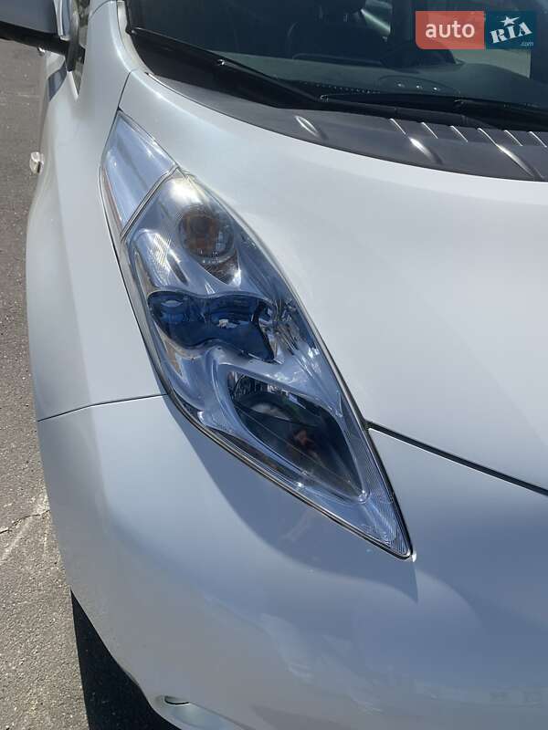 Хетчбек Nissan Leaf 2013 в Одесі