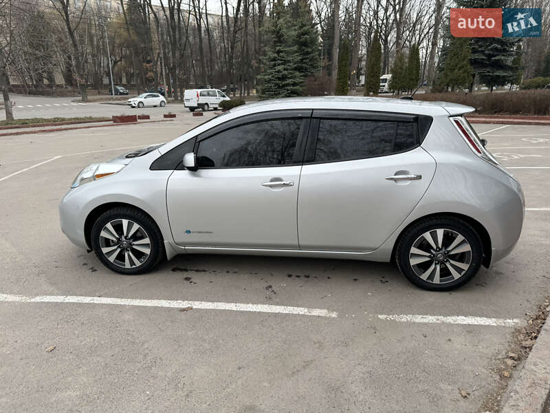 Хэтчбек Nissan Leaf 2016 в Виннице