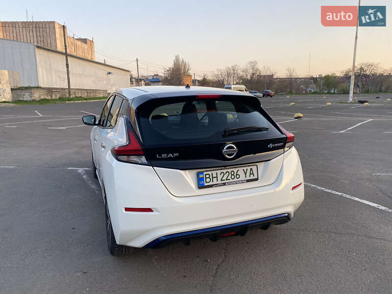 Хэтчбек Nissan Leaf 2018 в Одессе