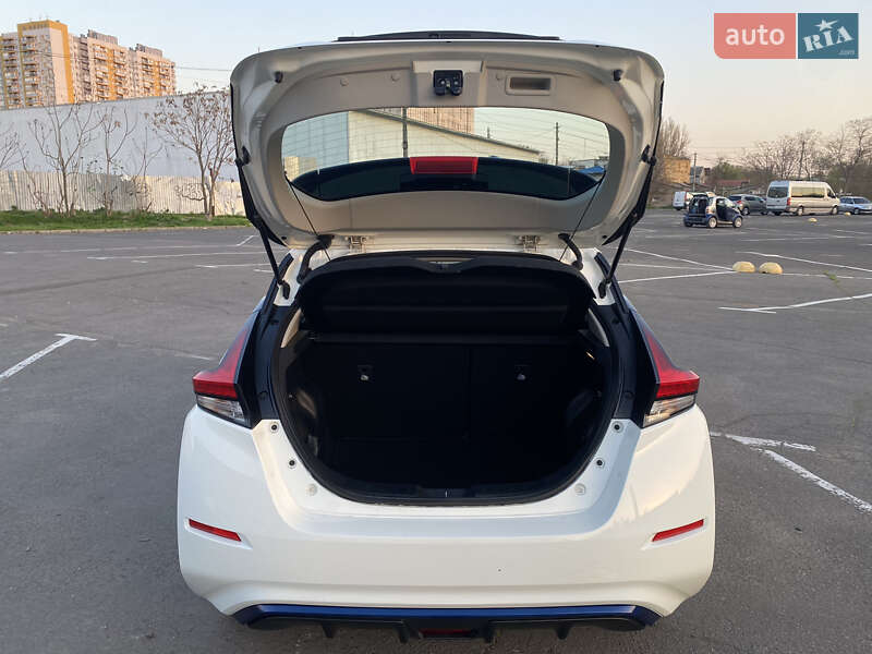 Хэтчбек Nissan Leaf 2018 в Одессе