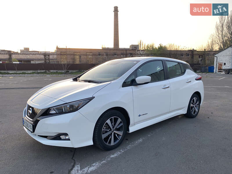 Хэтчбек Nissan Leaf 2018 в Одессе