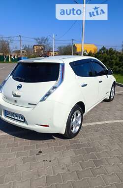 Хэтчбек Nissan Leaf 2012 в Одессе