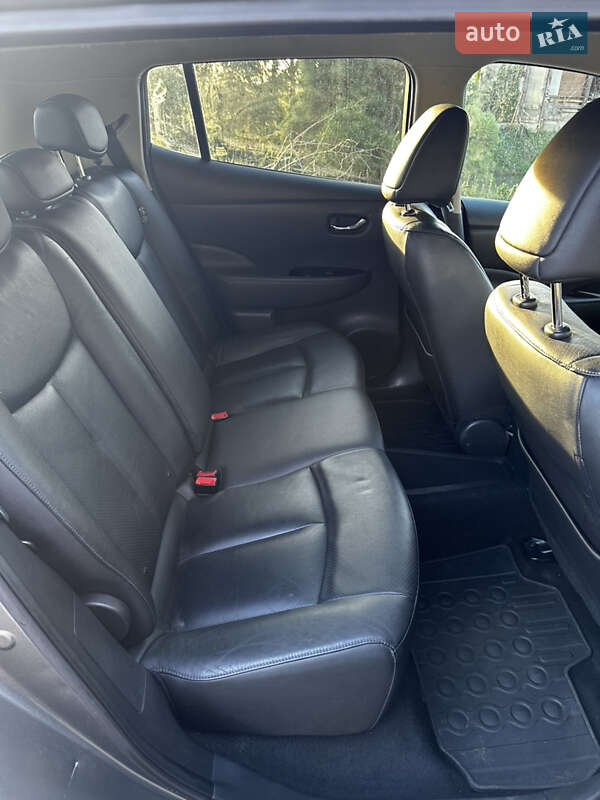 Хэтчбек Nissan Leaf 2013 в Житомире