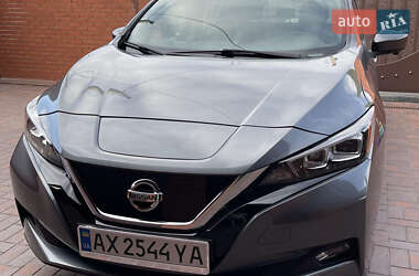 Хэтчбек Nissan Leaf 2020 в 