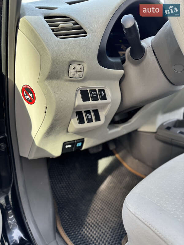 Хетчбек Nissan Leaf 2012 в Львові