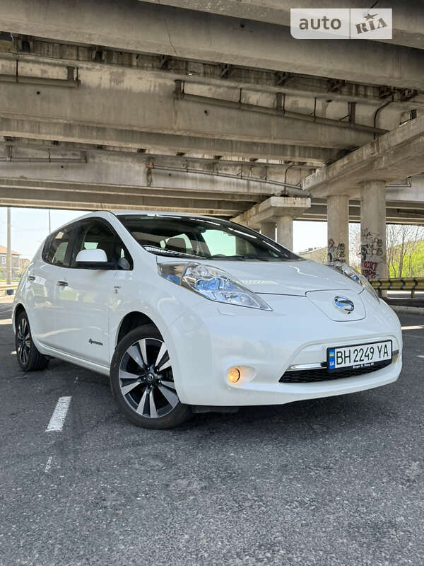 Хэтчбек Nissan Leaf 2017 в Одессе