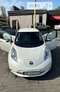 Хэтчбек Nissan Leaf 2013 в Днепре