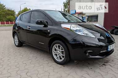 Хетчбек Nissan Leaf 2012 в Чернівцях