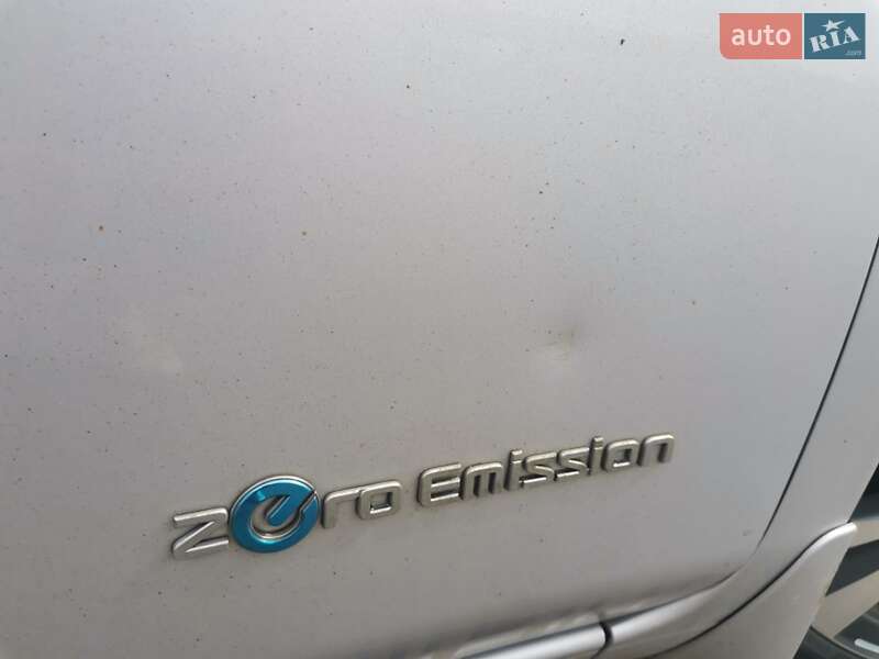 Хэтчбек Nissan Leaf 2016 в Львове