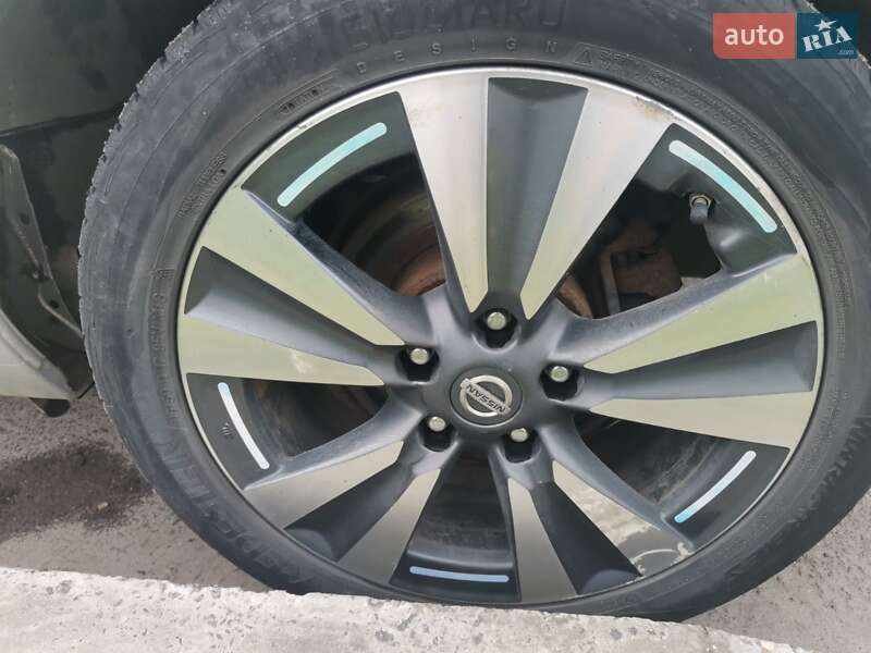 Хэтчбек Nissan Leaf 2016 в Львове